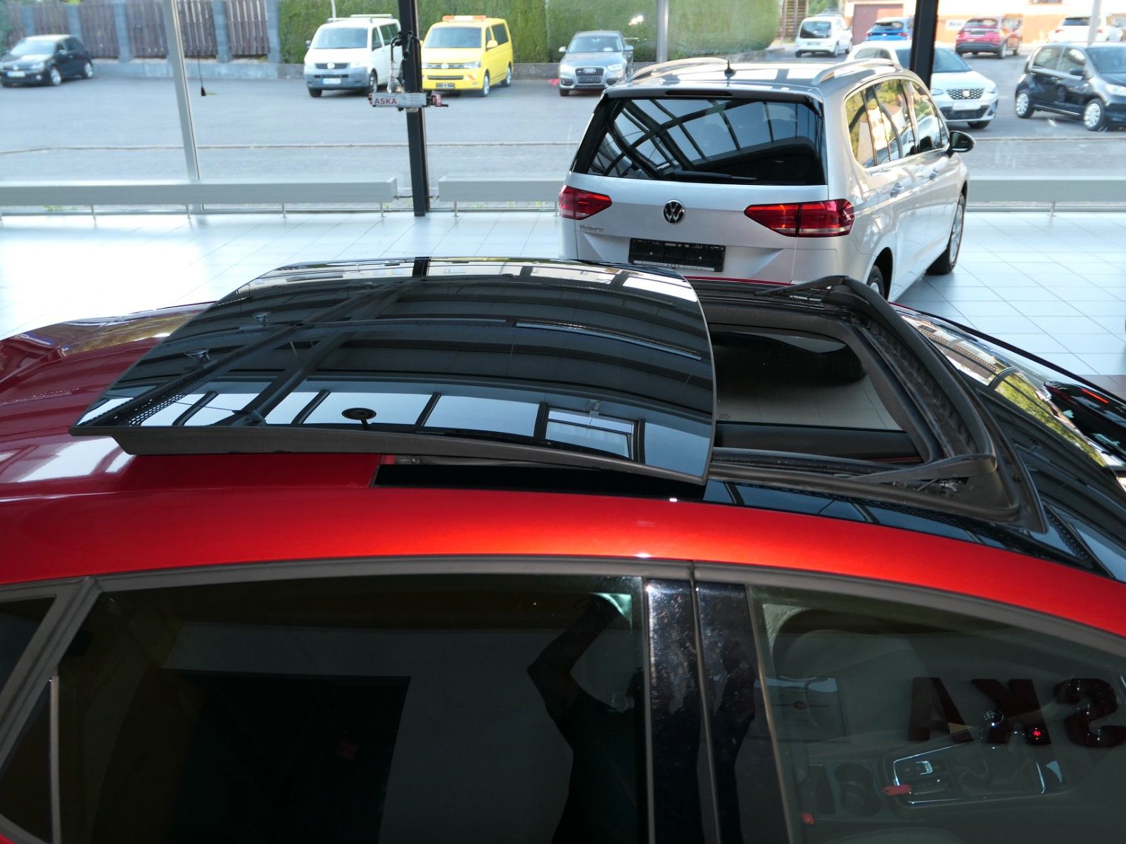 Fahrzeugabbildung SEAT Leon 1.5 FR Black Edit.*LM*NAVI*ACC*Soundsy.Subw