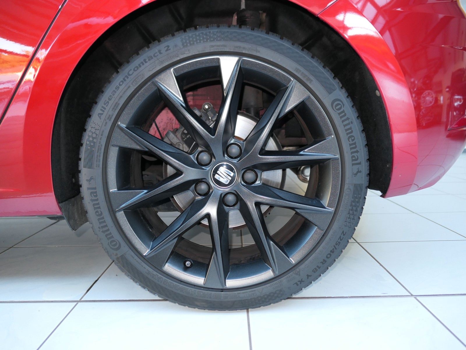 Fahrzeugabbildung SEAT Leon 1.5 FR Black Edit.*LM*NAVI*ACC*Soundsy.Subw