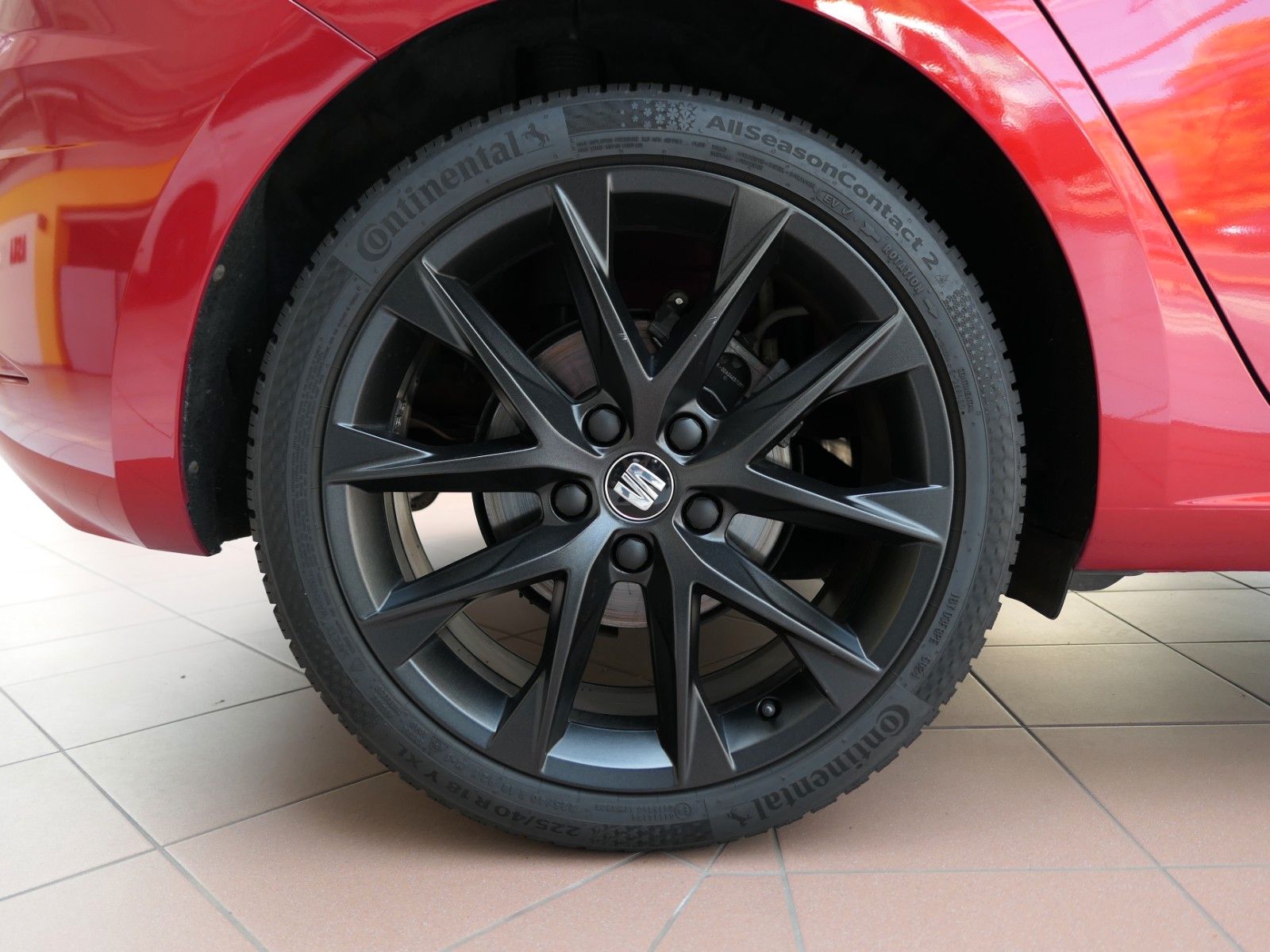Fahrzeugabbildung SEAT Leon 1.5 FR Black Edit.*LM*NAVI*ACC*Soundsy.Subw
