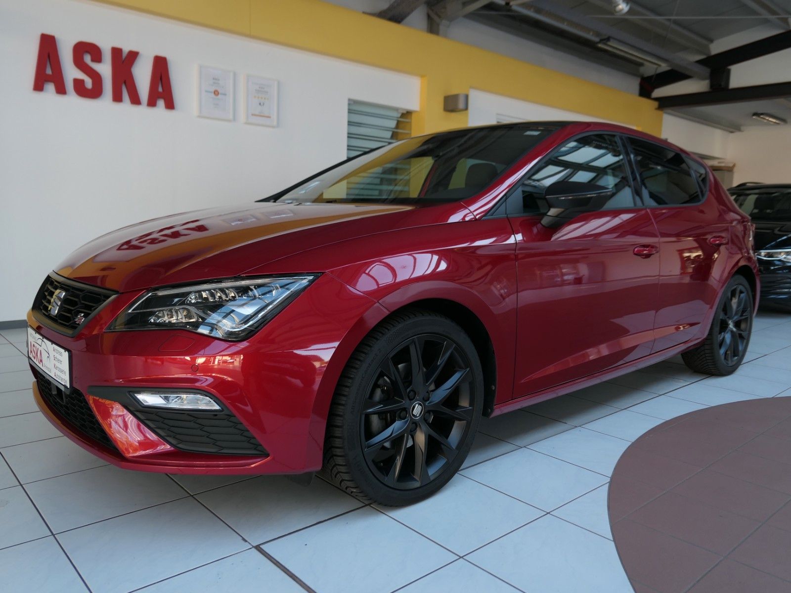 Fahrzeugabbildung SEAT Leon 1.5 FR Black Edit.*LM*NAVI*ACC*Soundsy.Subw