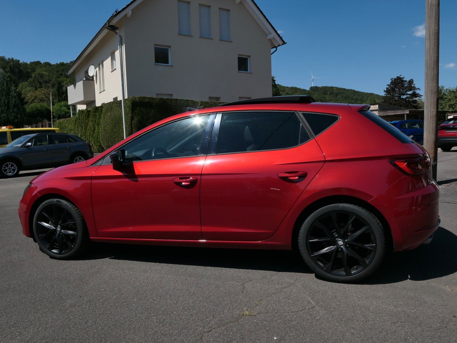 Fahrzeugabbildung SEAT Leon 1.5 FR Black Edit.*LM*NAVI*ACC*Soundsy.Subw