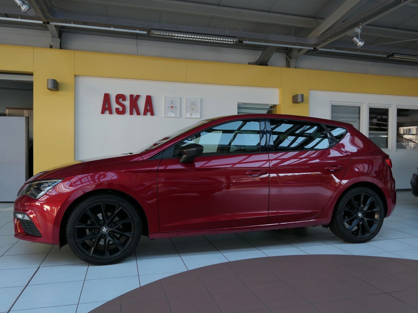 Fahrzeugabbildung SEAT Leon 1.5 FR Black Edit.*LM*NAVI*ACC*Soundsy.Subw