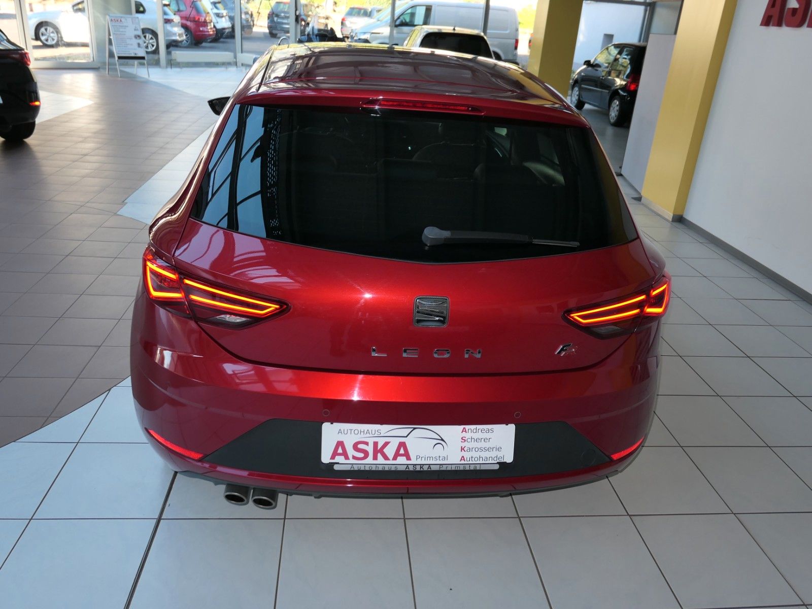Fahrzeugabbildung SEAT Leon 1.5 FR Black Edit.*LM*NAVI*ACC*Soundsy.Subw