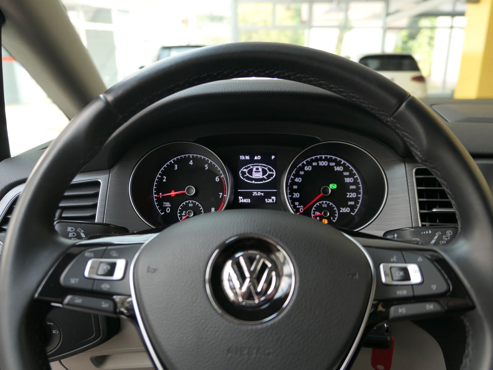 Fahrzeugabbildung Volkswagen Golf Sportsvan VII 1.5 TSI*DSG*NAVI*AHK*ACC*PDC