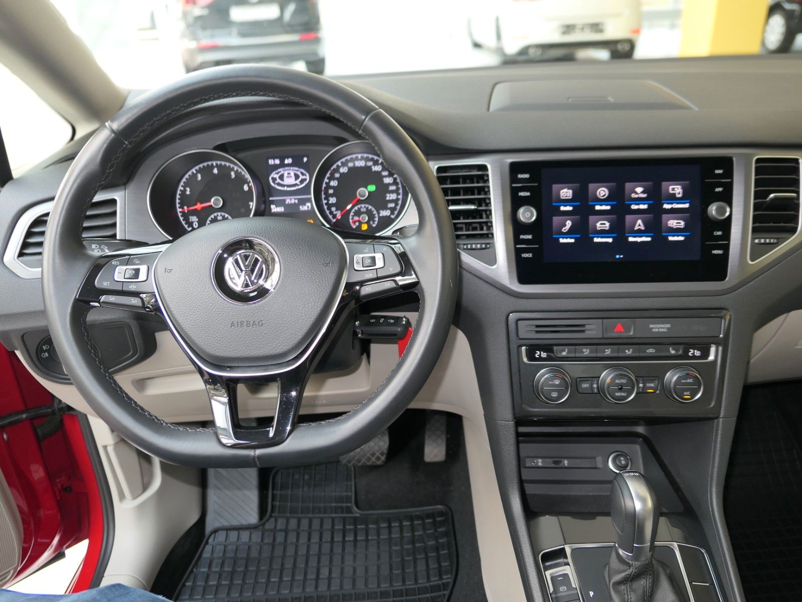 Fahrzeugabbildung Volkswagen Golf Sportsvan VII 1.5 TSI*DSG*NAVI*AHK*ACC*PDC