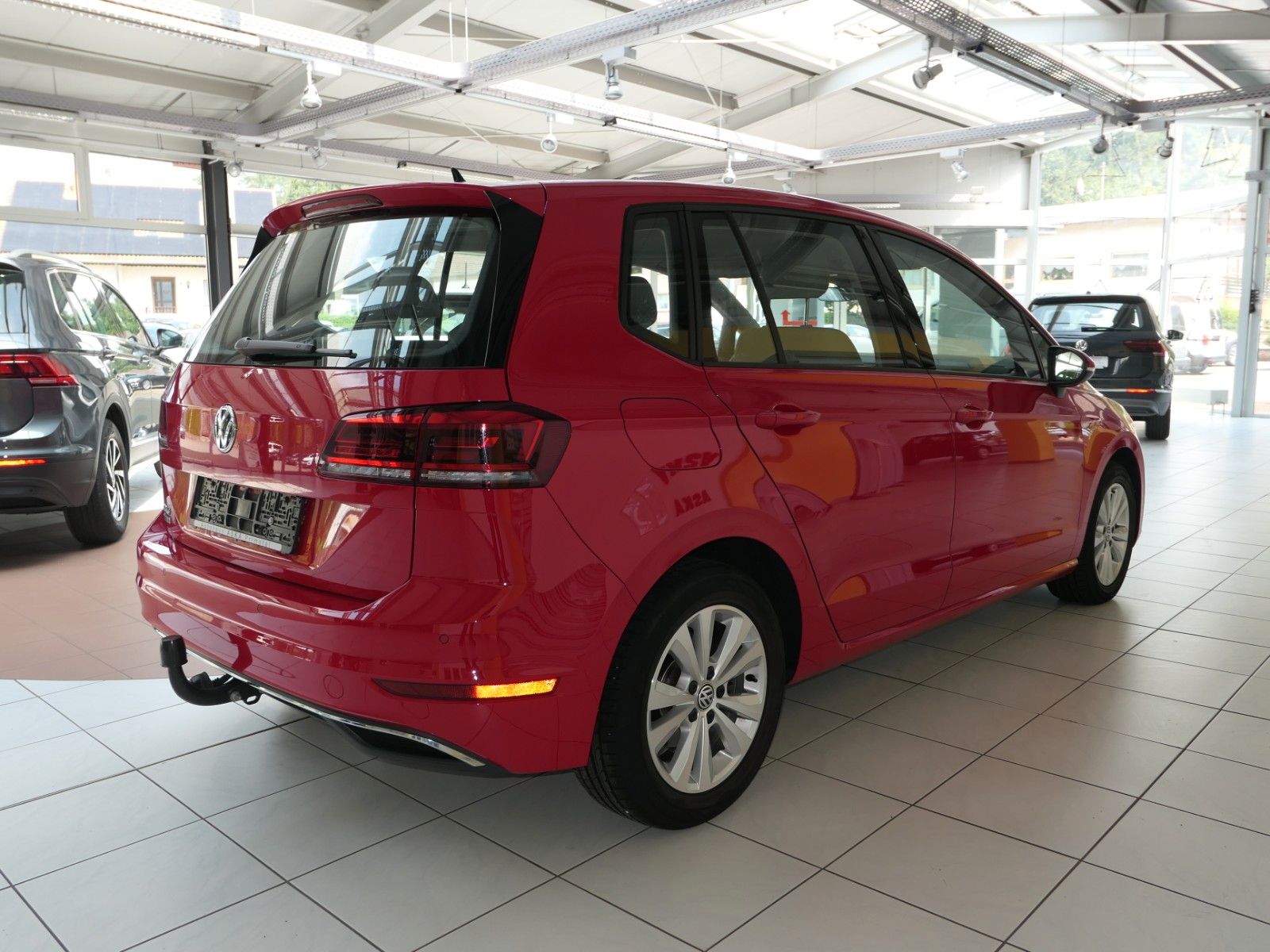 Fahrzeugabbildung Volkswagen Golf Sportsvan VII 1.5 TSI*DSG*NAVI*AHK*ACC*PDC