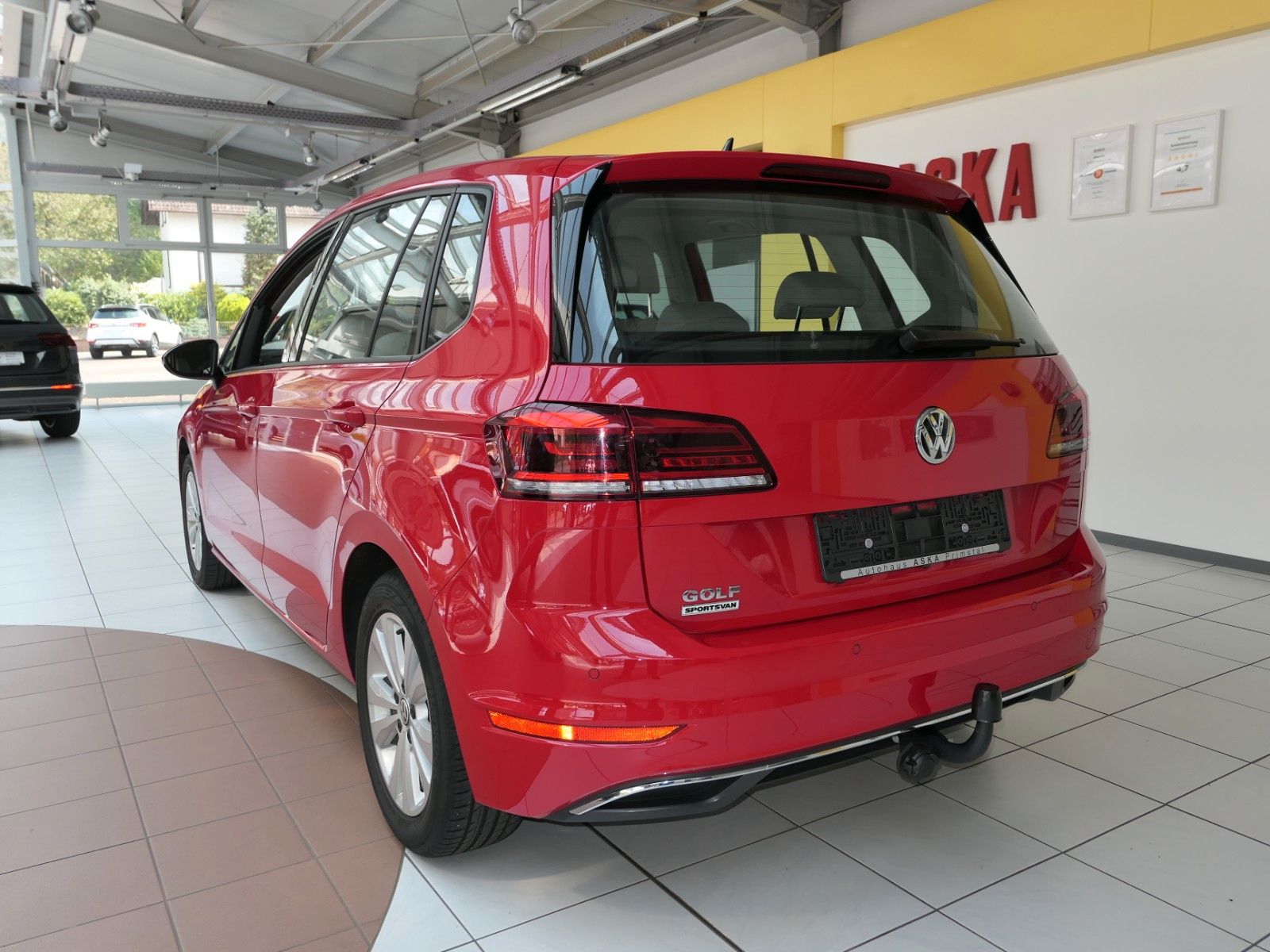 Fahrzeugabbildung Volkswagen Golf Sportsvan VII 1.5 TSI*DSG*NAVI*AHK*ACC*PDC