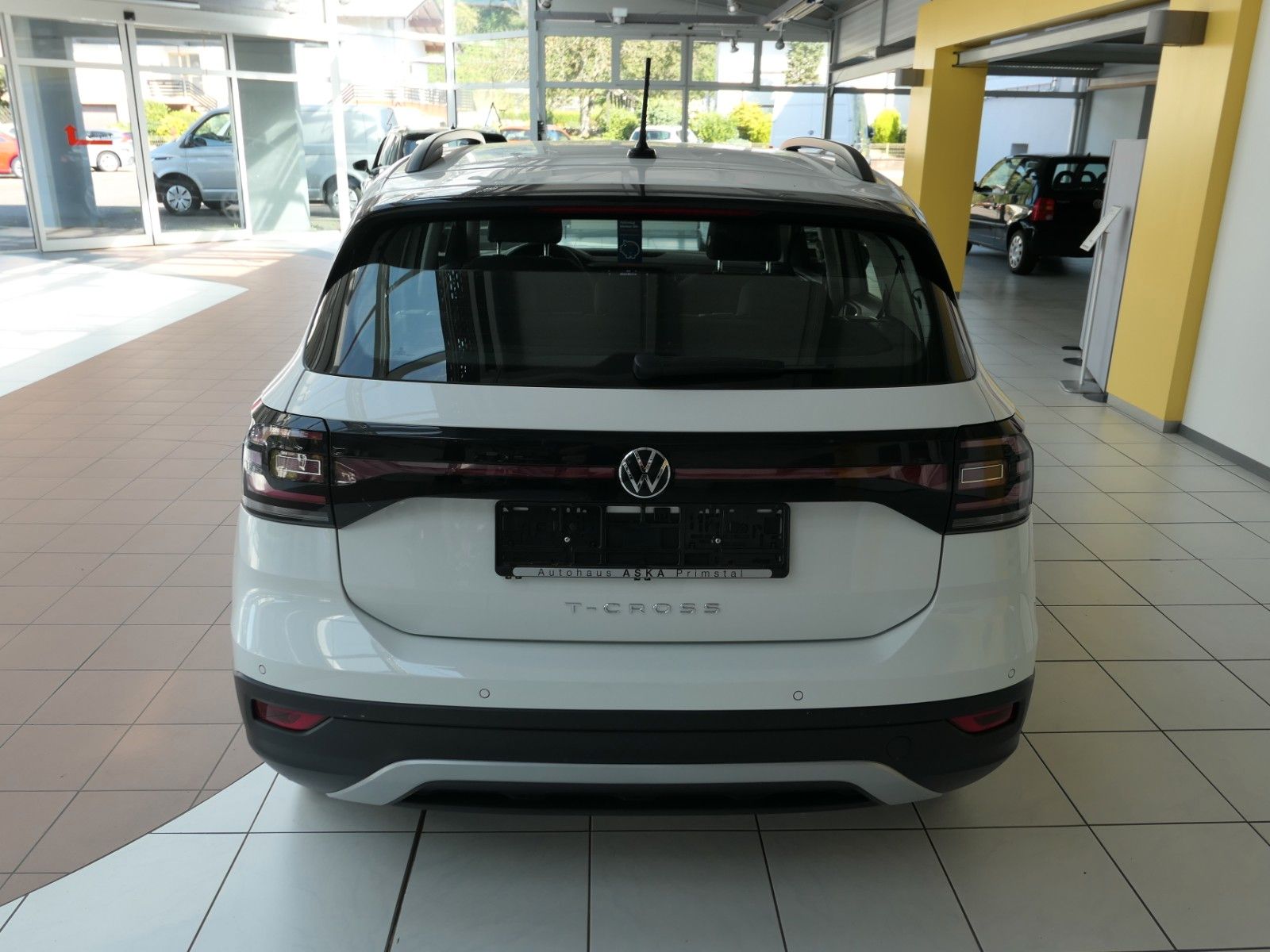 Fahrzeugabbildung Volkswagen T-Cross Life*AppConnect* SHZ*LM*Notbremsass.