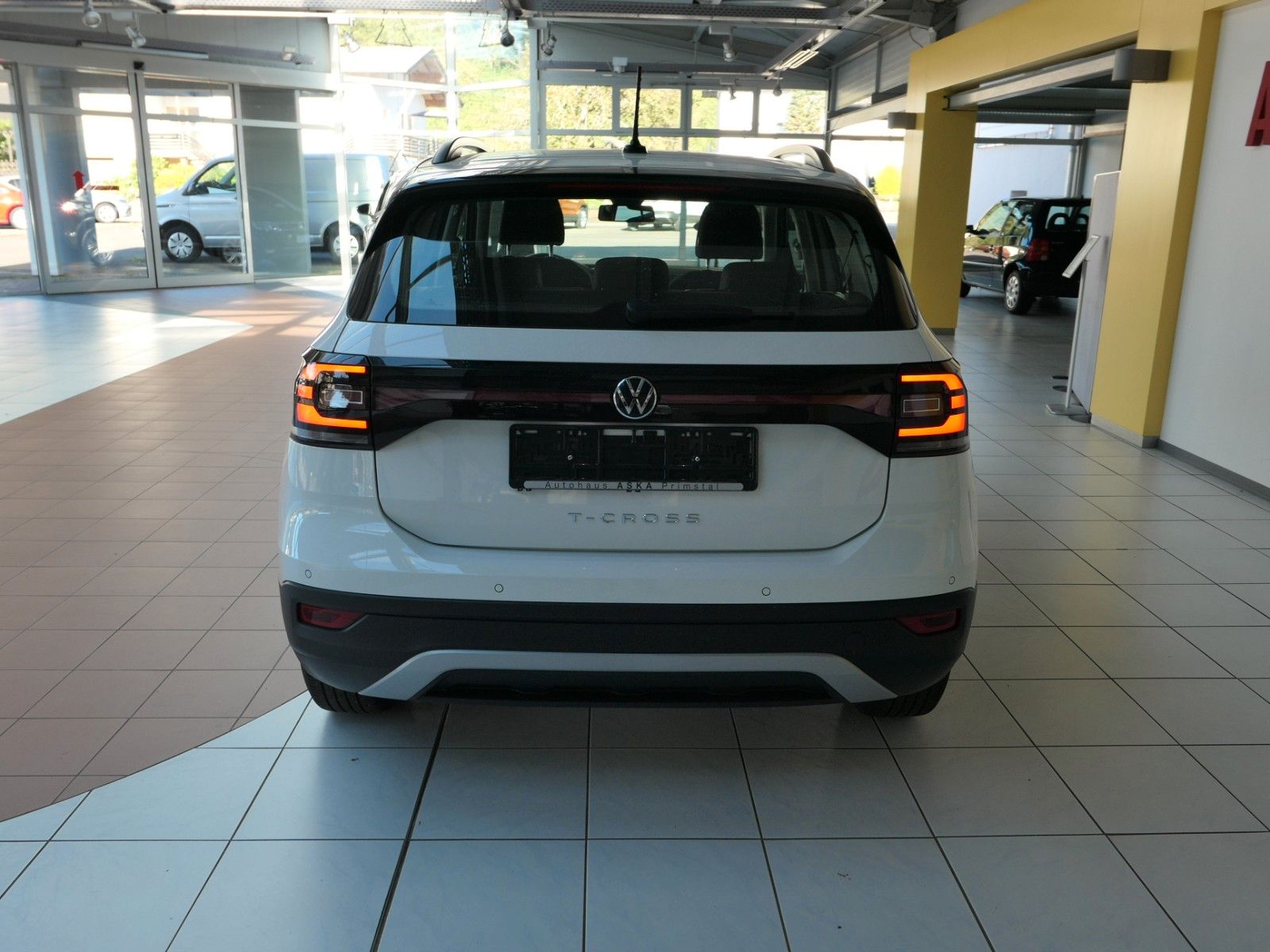 Fahrzeugabbildung Volkswagen T-Cross Life*AppConnect* SHZ*LM*Notbremsass.