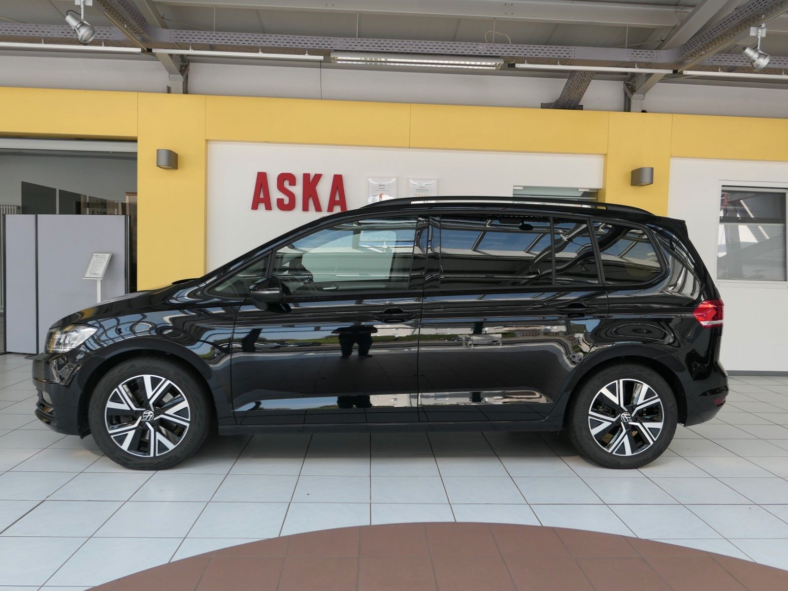 Fahrzeugabbildung Volkswagen Touran 1.5 TSI DSG*7Sitze*RFK*NAVI*LM*ACC*TOP