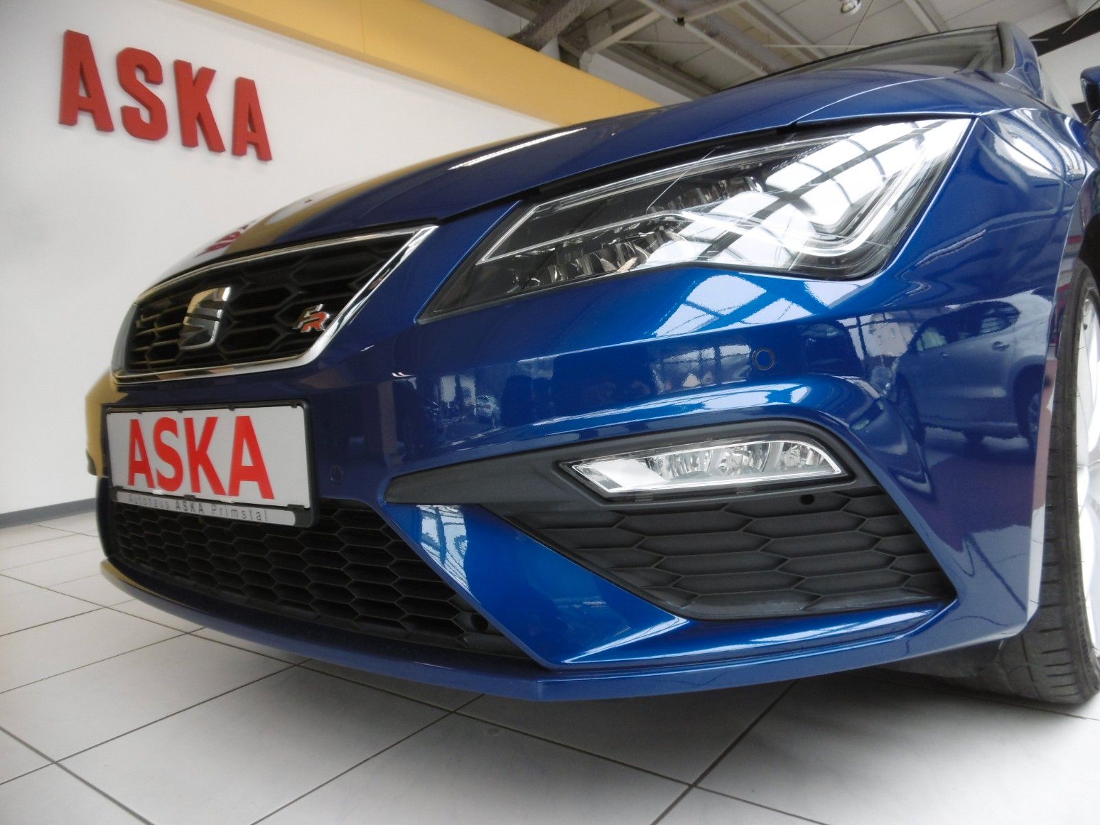 Fahrzeugabbildung SEAT Leon FR 1.8 TSI DSG - Sportpaket - Panoramadach