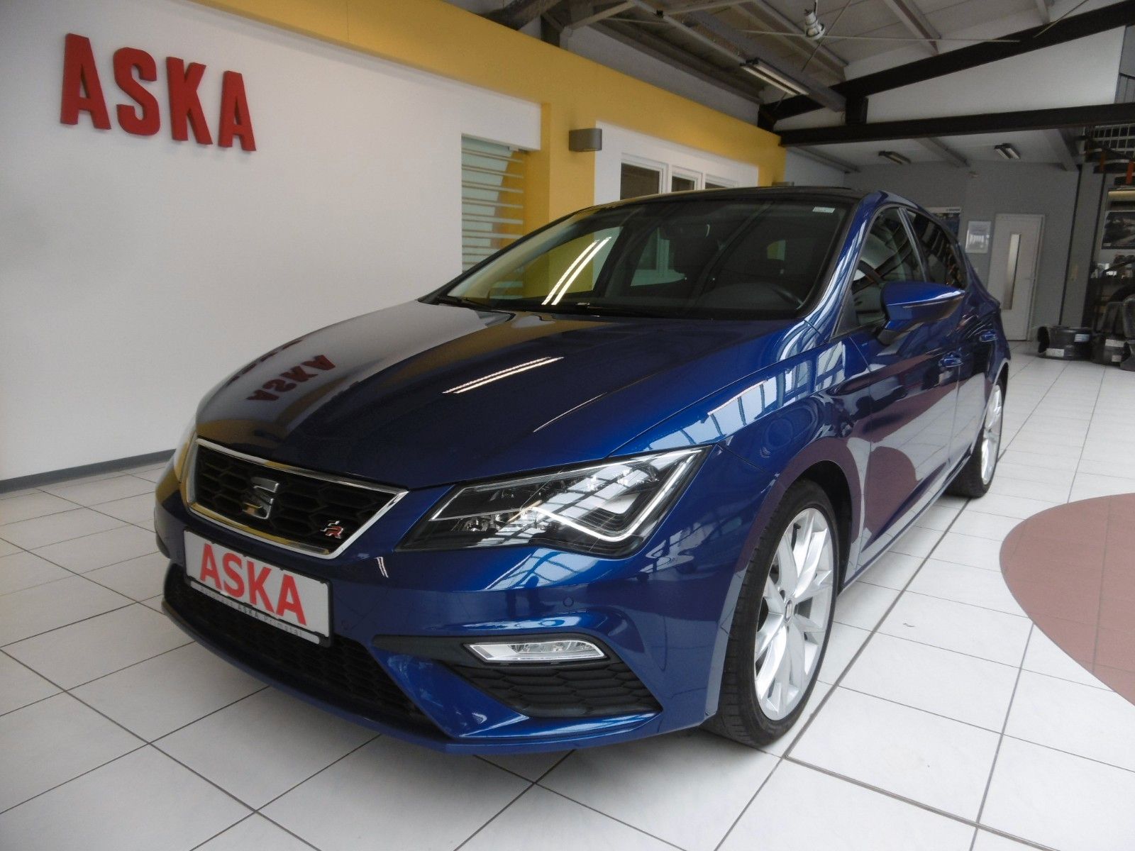 Fahrzeugabbildung SEAT Leon FR 1.8 TSI DSG - Sportpaket - Panoramadach