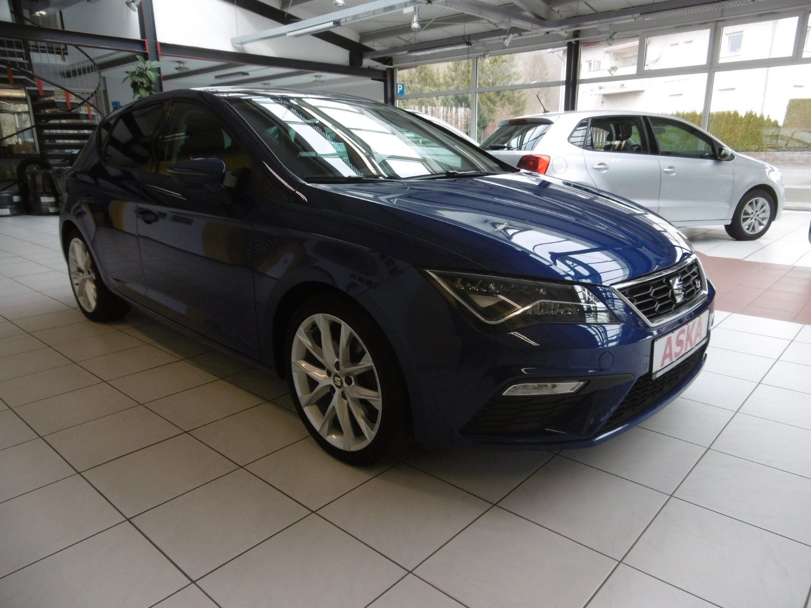 Fahrzeugabbildung SEAT Leon FR 1.8 TSI DSG - Sportpaket - Panoramadach