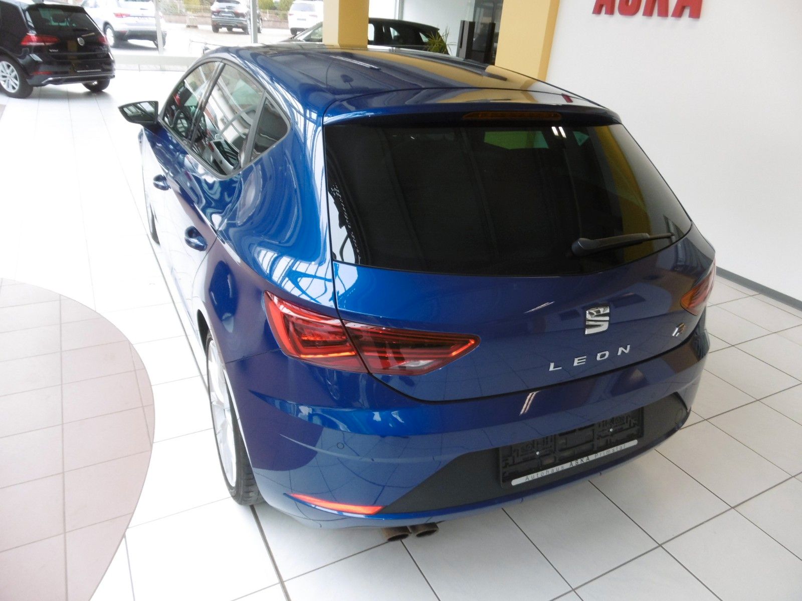 Fahrzeugabbildung SEAT Leon FR 1.8 TSI DSG - Sportpaket - Panoramadach