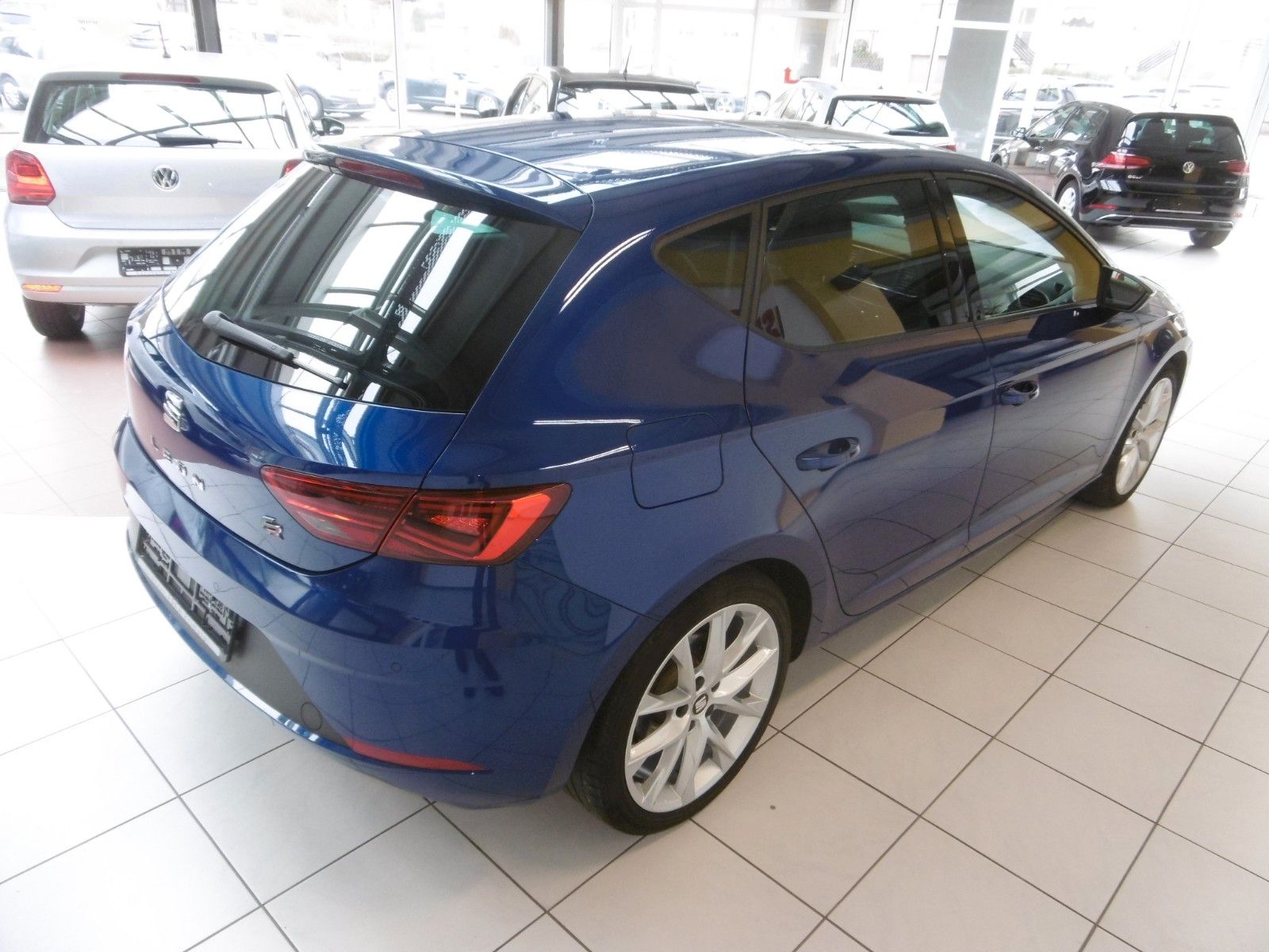 Fahrzeugabbildung SEAT Leon FR 1.8 TSI DSG - Sportpaket - Panoramadach