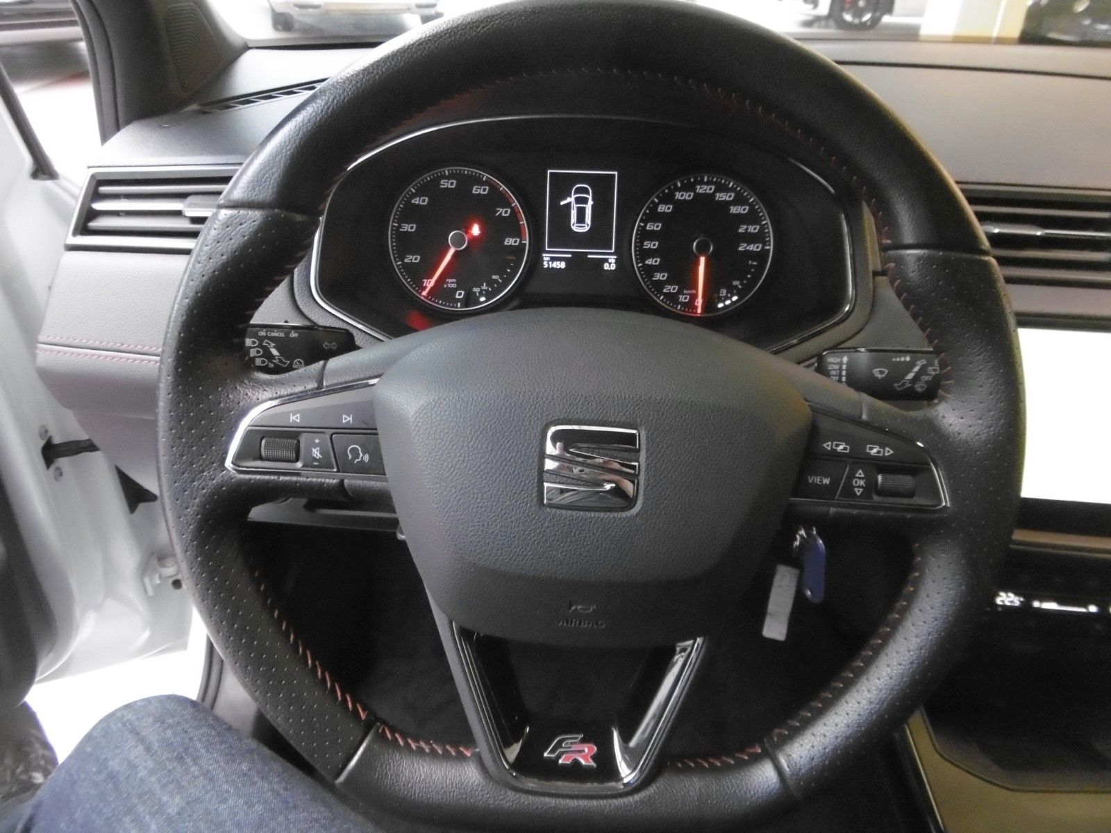 Fahrzeugabbildung SEAT Arona TSI FR Sportline BeatsAudio LM Navigation