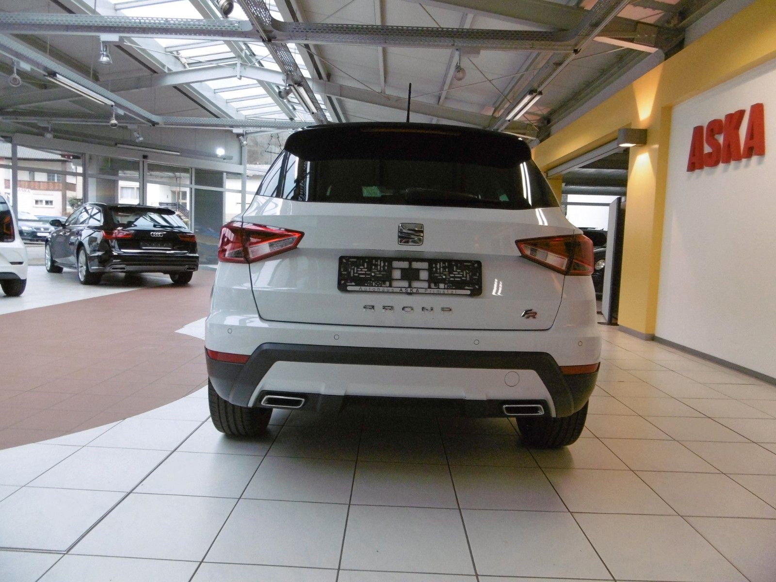 Fahrzeugabbildung SEAT Arona TSI FR Sportline BeatsAudio LM Navigation