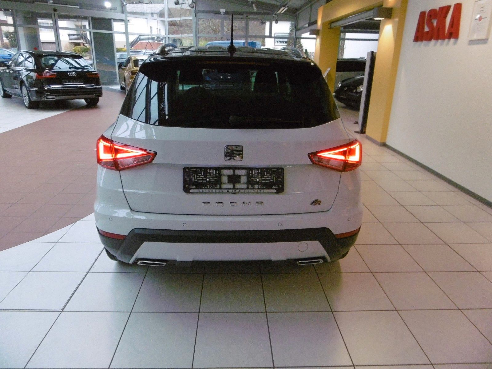 Fahrzeugabbildung SEAT Arona TSI FR Sportline BeatsAudio LM Navigation