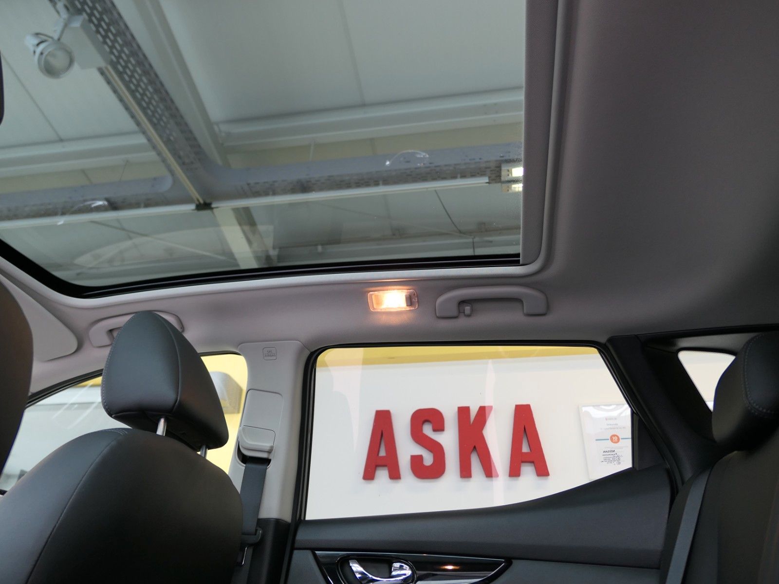 Fahrzeugabbildung Nissan Qashqai Tekna 1.2 DIG-T Navi*Kamera*8-fach*Pano