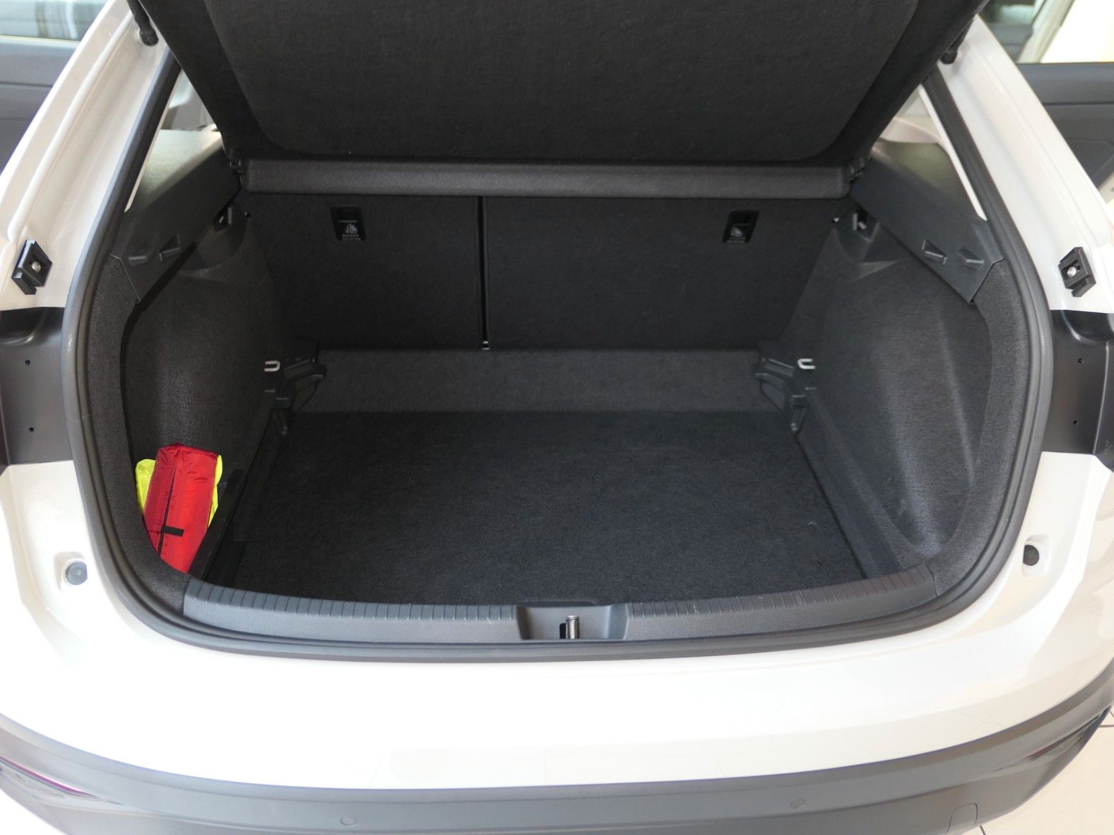 Fahrzeugabbildung Volkswagen Taigo TSI,PDC v+h*Klima*LED Scheinwerfer*wie neu