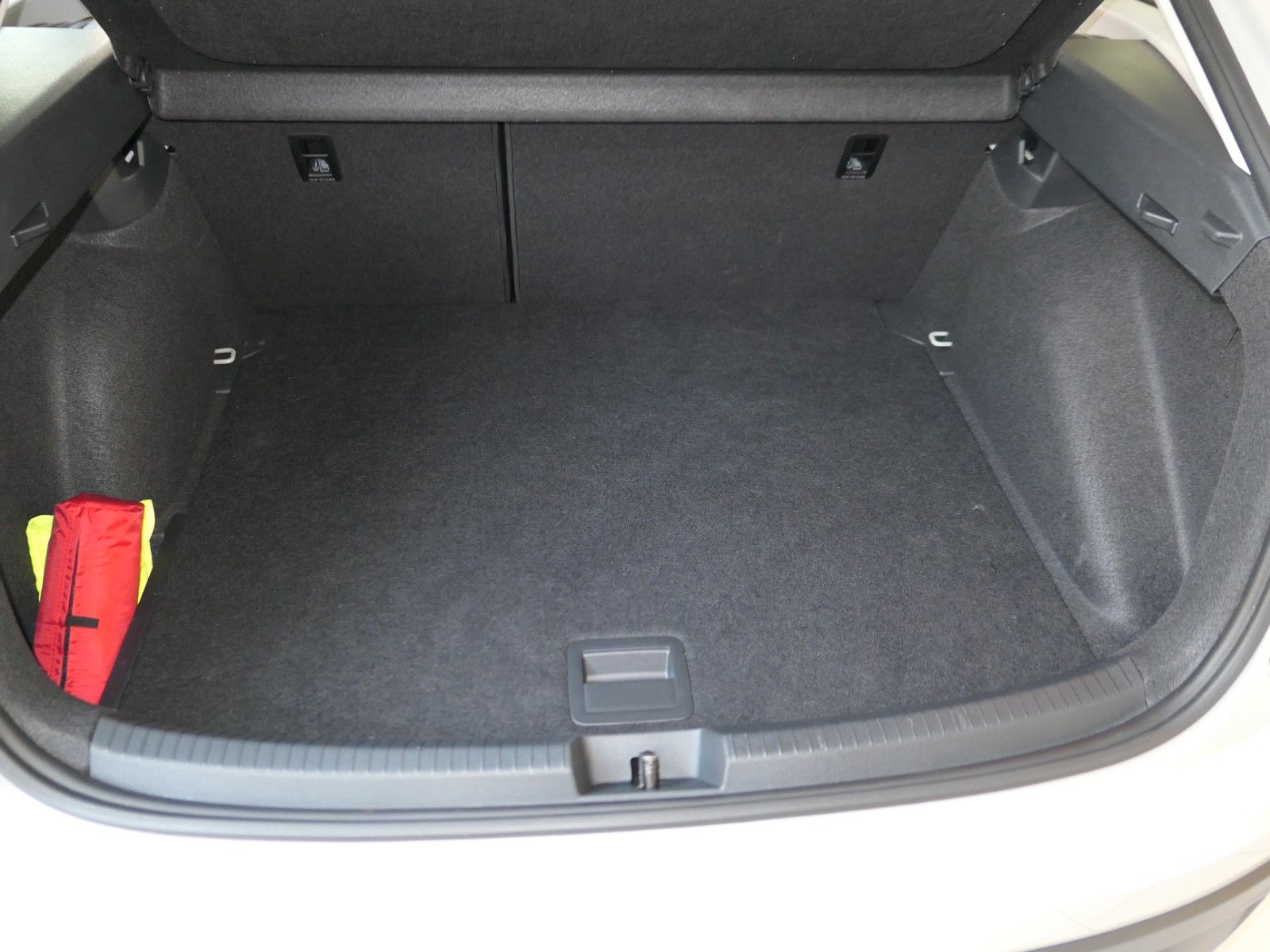 Fahrzeugabbildung Volkswagen Taigo TSI,PDC v+h*Klima*LED Scheinwerfer*wie neu