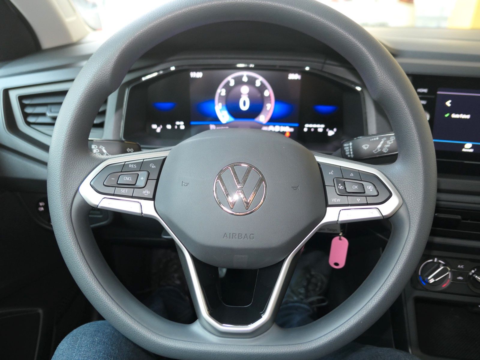 Fahrzeugabbildung Volkswagen Taigo TSI,PDC v+h*Klima*LED Scheinwerfer*wie neu