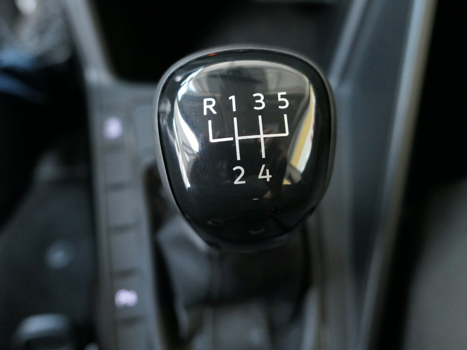 Fahrzeugabbildung Volkswagen Taigo TSI,PDC v+h*Klima*LED Scheinwerfer*wie neu