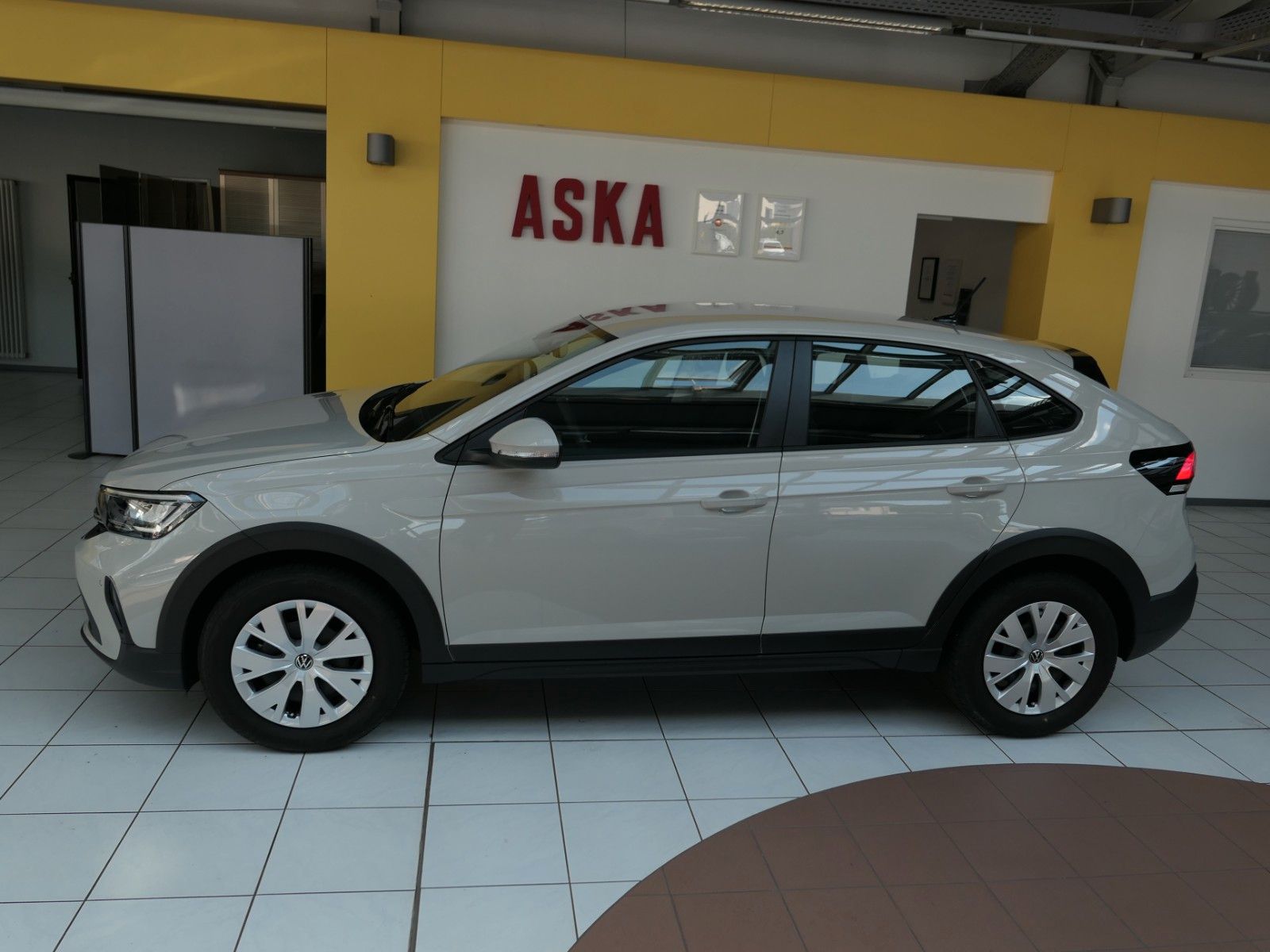 Fahrzeugabbildung Volkswagen Taigo TSI,PDC v+h*Klima*LED Scheinwerfer*wie neu