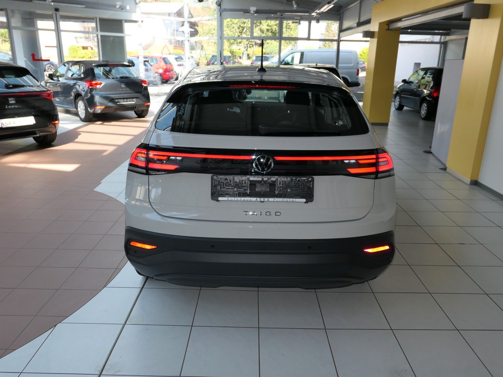 Fahrzeugabbildung Volkswagen Taigo TSI,PDC v+h*Klima*LED Scheinwerfer*wie neu