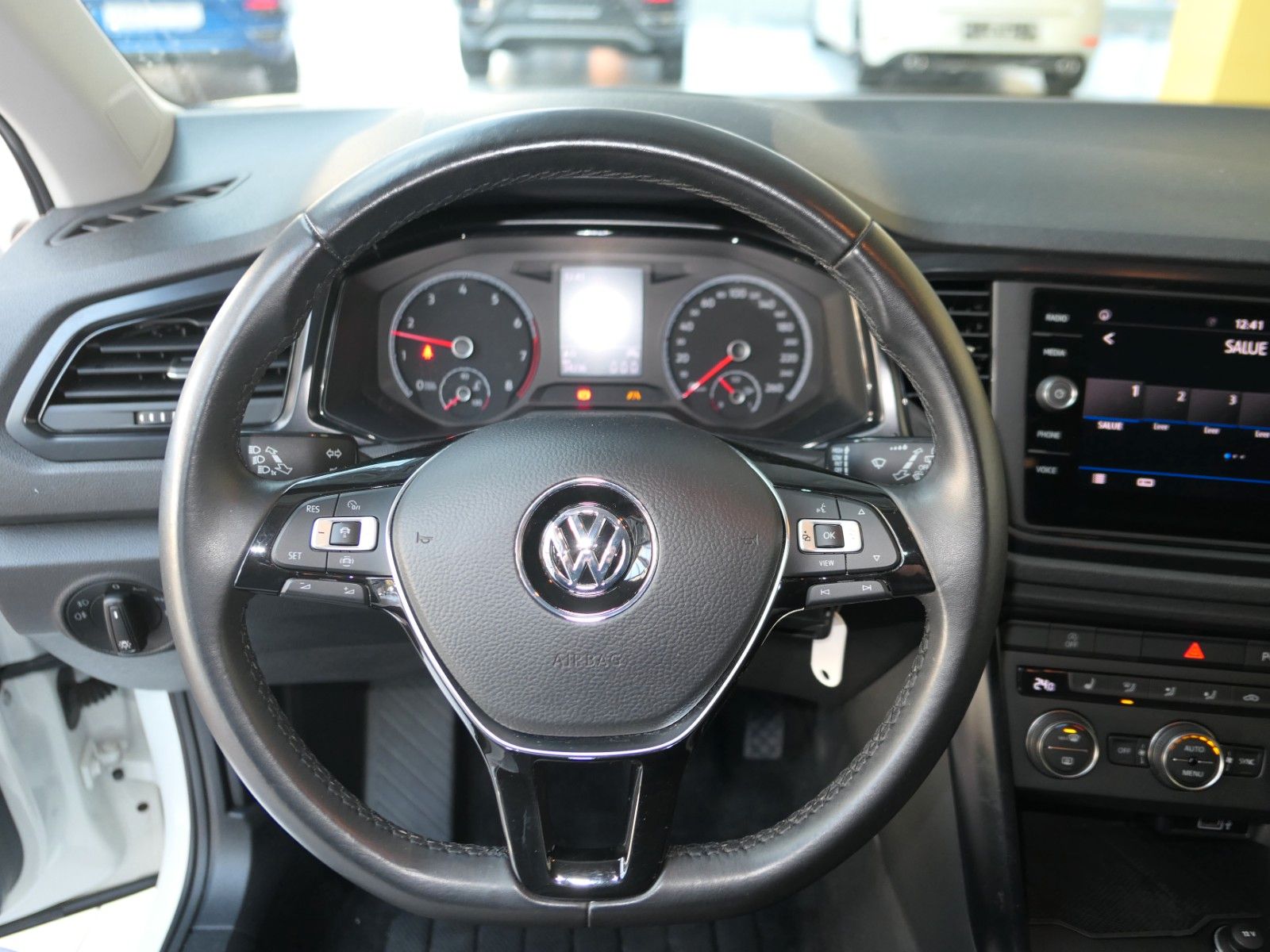 Fahrzeugabbildung Volkswagen T-Roc *Navi*+AppConnect*LM*ACC*Verkehrzeichenerk