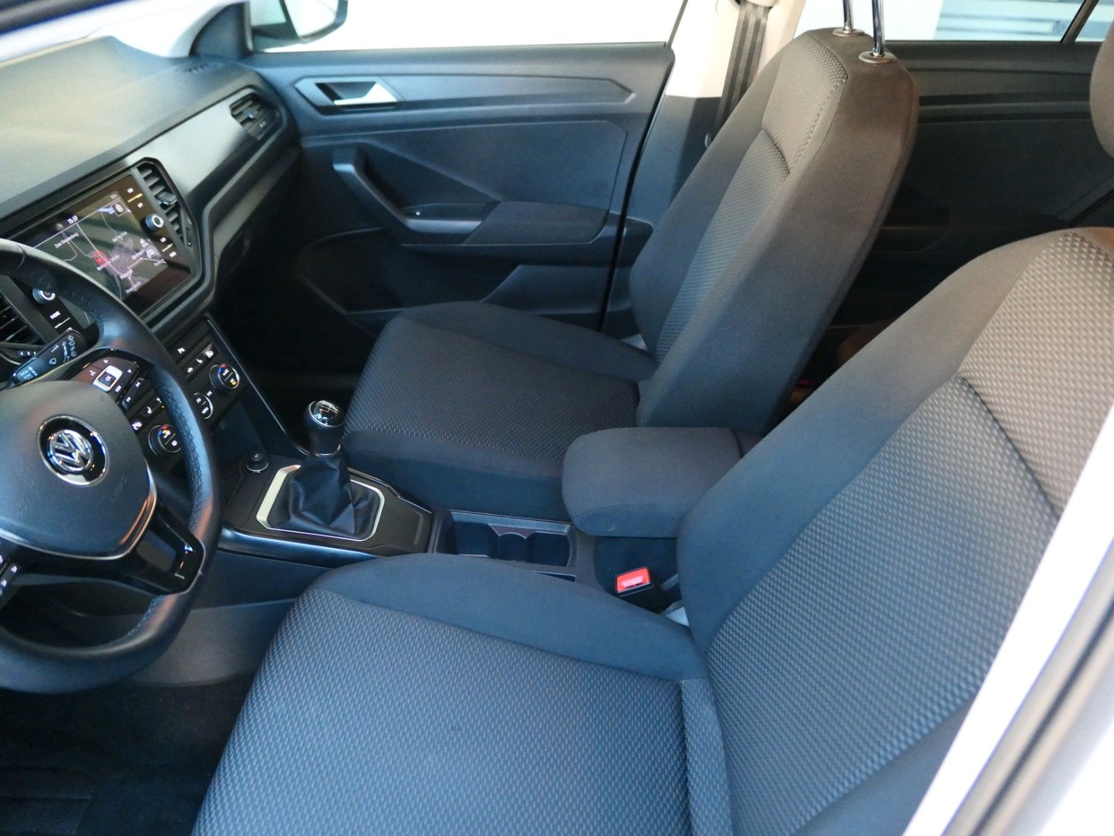 Fahrzeugabbildung Volkswagen T-Roc *Navi*+AppConnect*LM*ACC*Verkehrzeichenerk