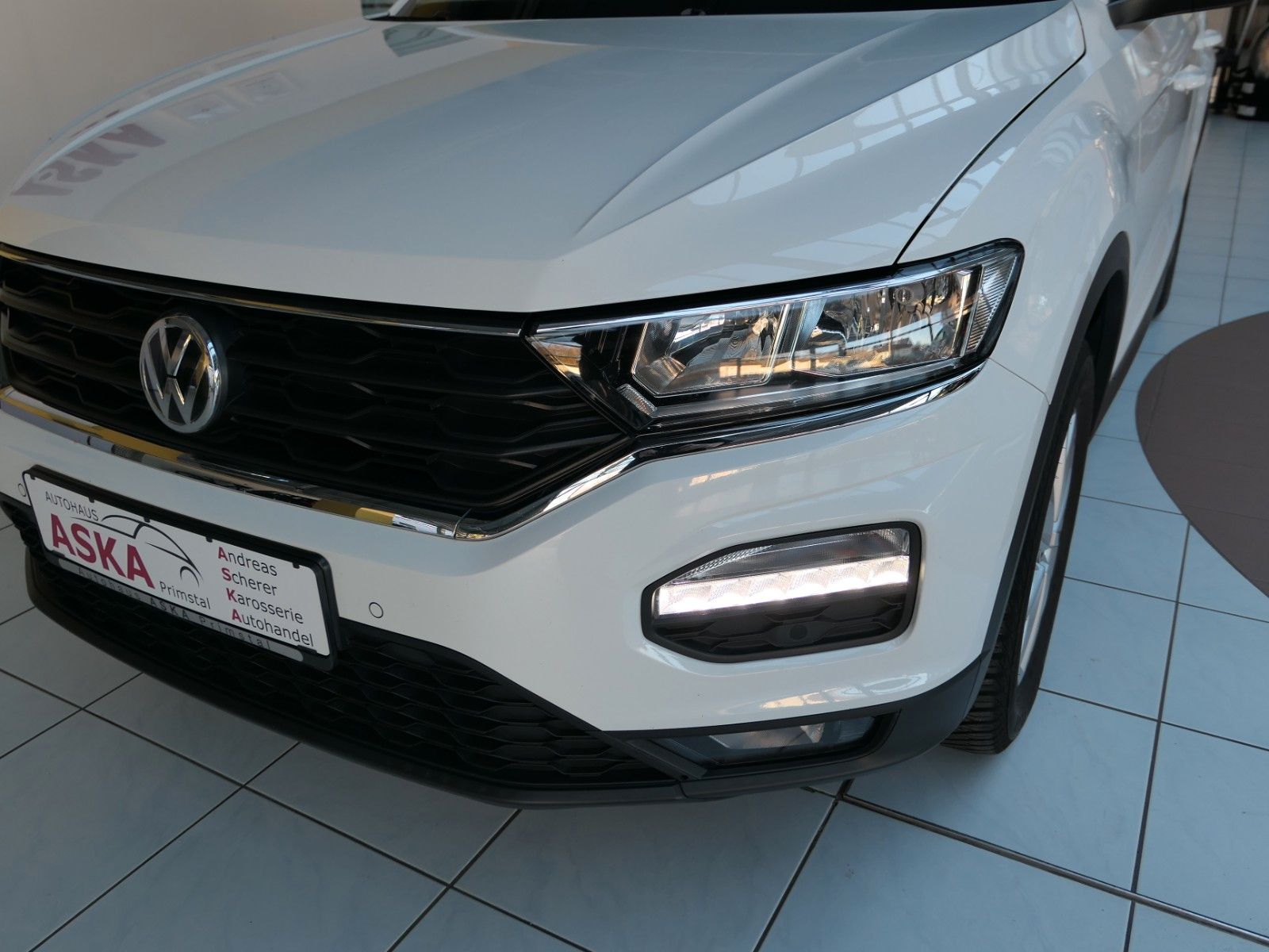 Fahrzeugabbildung Volkswagen T-Roc *Navi*+AppConnect*LM*ACC*Verkehrzeichenerk