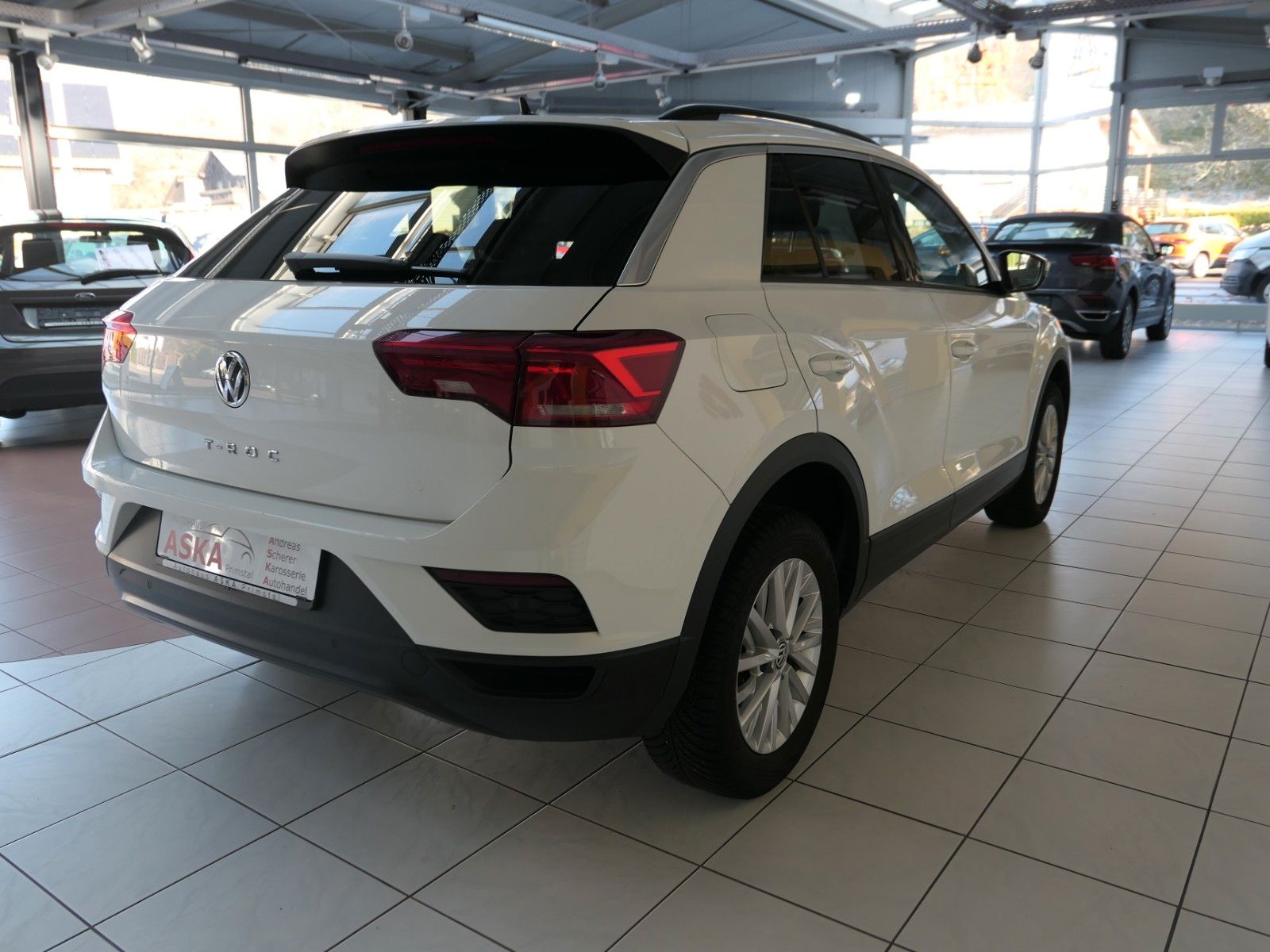 Fahrzeugabbildung Volkswagen T-Roc *Navi*+AppConnect*LM*ACC*Verkehrzeichenerk