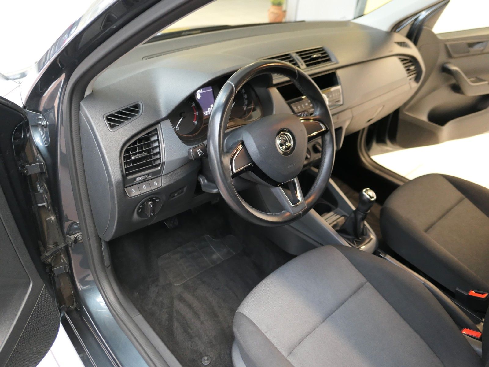 Fahrzeugabbildung SKODA Fabia Combi Active