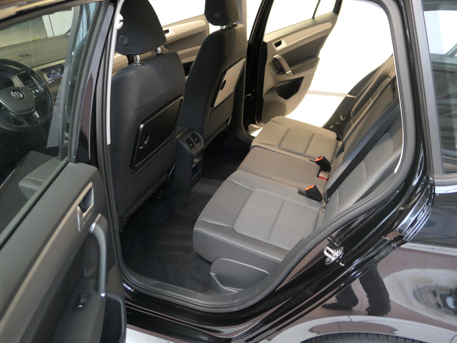 Fahrzeugabbildung Volkswagen Golf VII Sportsvan TSI BMT Comfortline