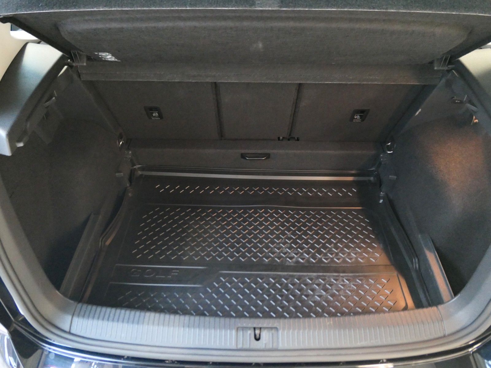 Fahrzeugabbildung Volkswagen Golf VII Sportsvan TSI BMT Comfortline