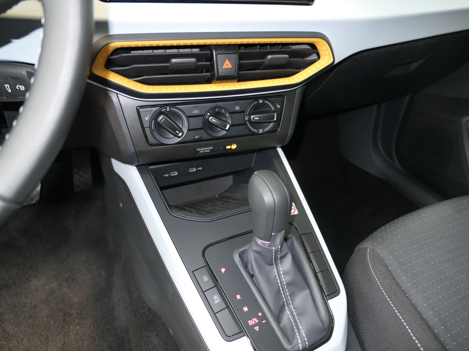 Fahrzeugabbildung SEAT Arona Style DSG+LED+SHZ+LM*NAVI*AppConn*