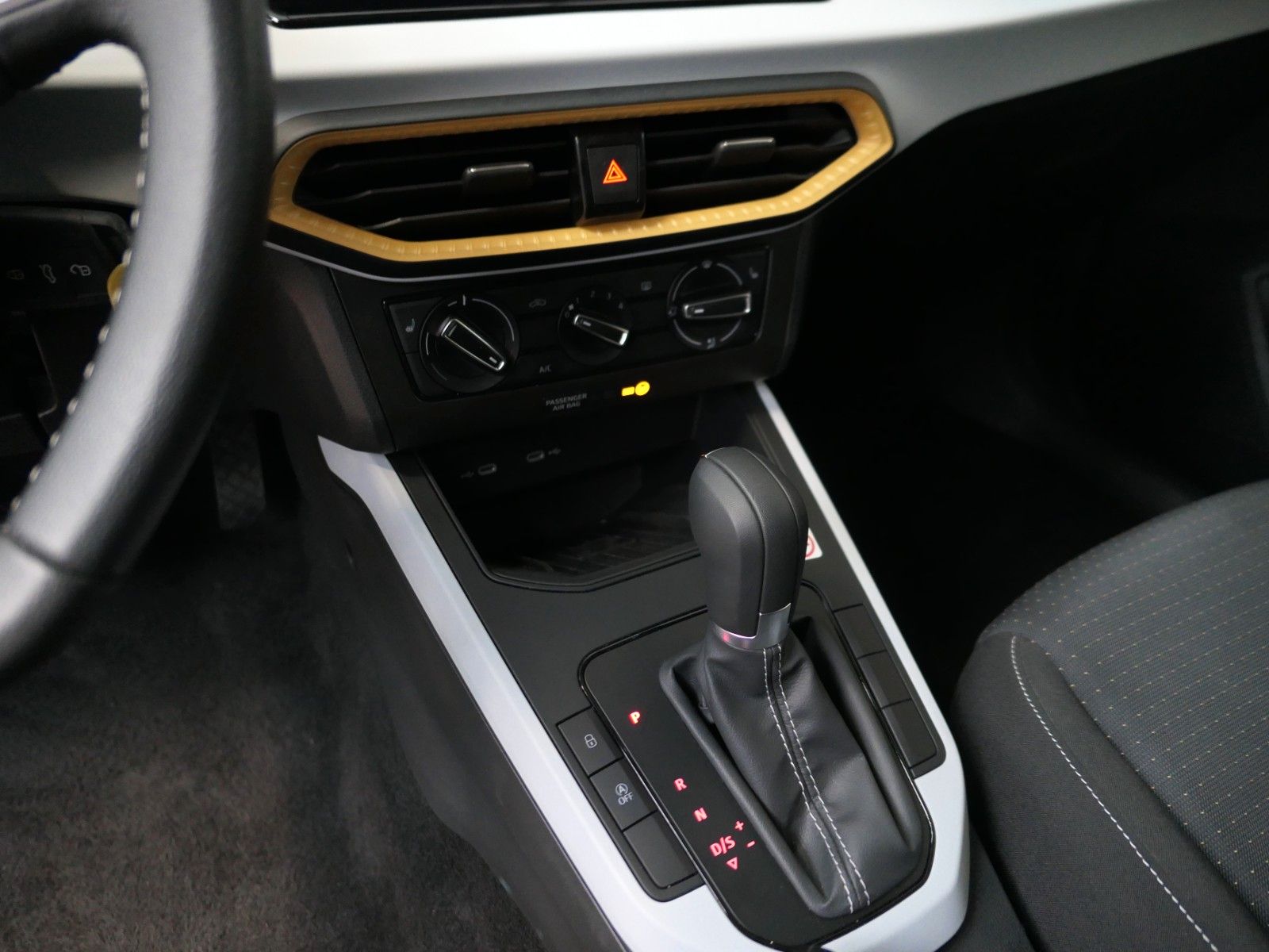 Fahrzeugabbildung SEAT Arona Style DSG+LED+SHZ+LM*NAVI*AppConn*