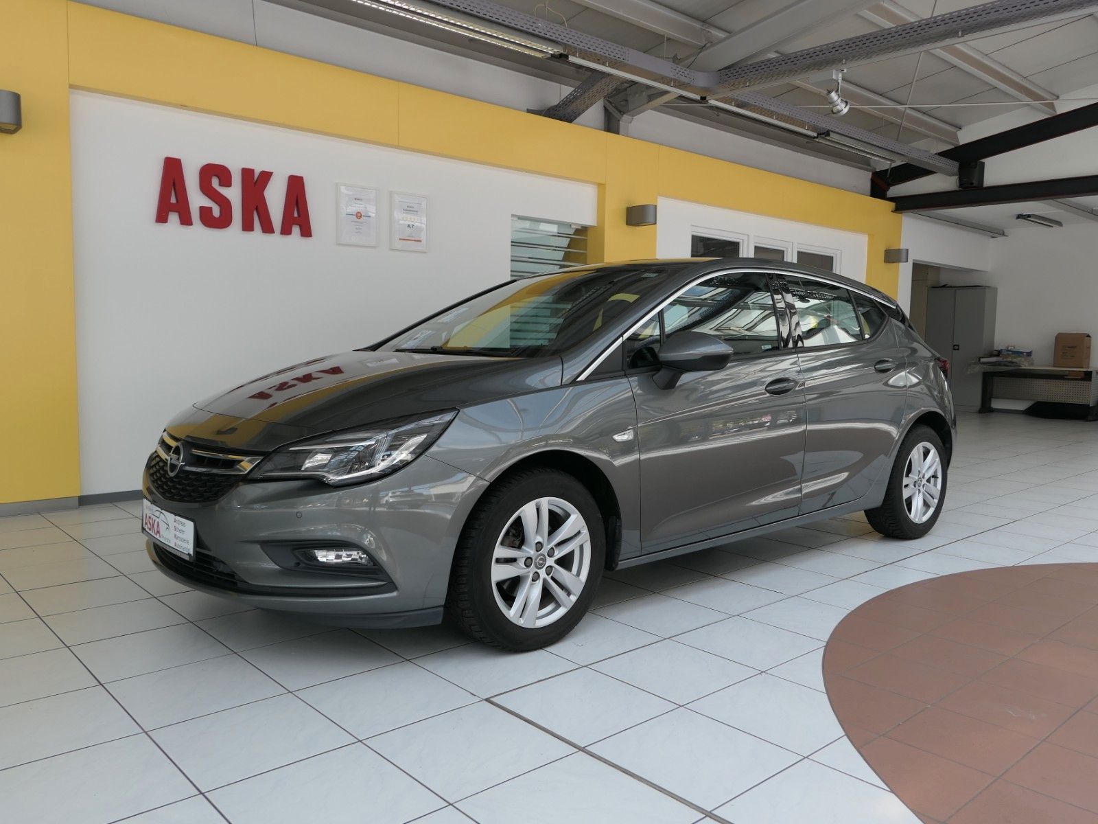 Fahrzeugabbildung Opel Astra Dynamic *LM*Ergositz*Navi*Insp.+ HU/AU neu