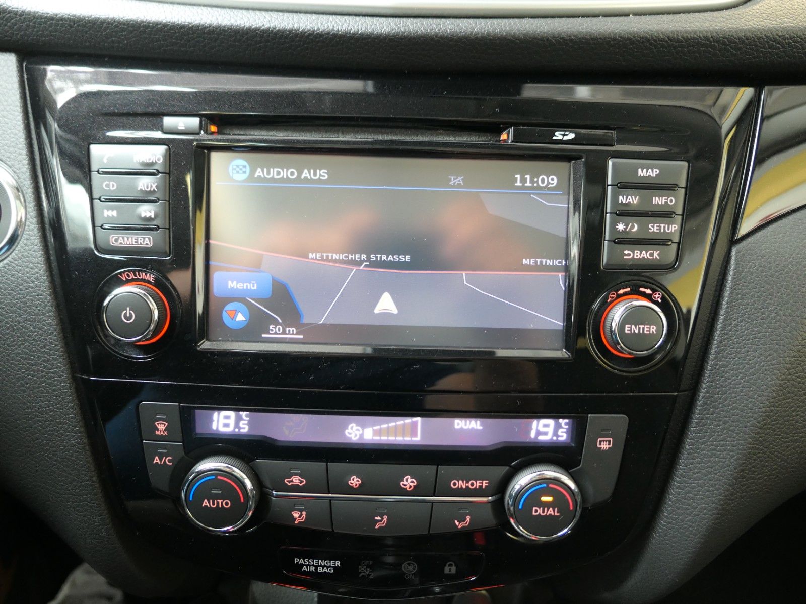 Fahrzeugabbildung Nissan Qashqai Tekna Navi*Panoramadach*RFK*Leder*TOP