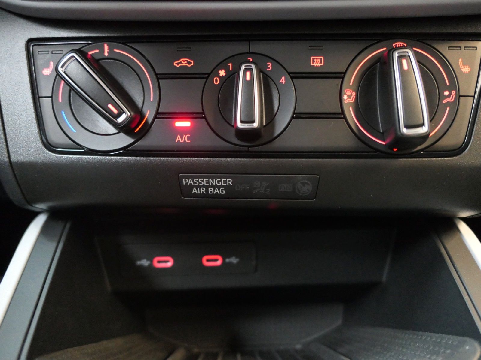 Fahrzeugabbildung SEAT Arona Style*Navi+AppConnect*LM*Automatik