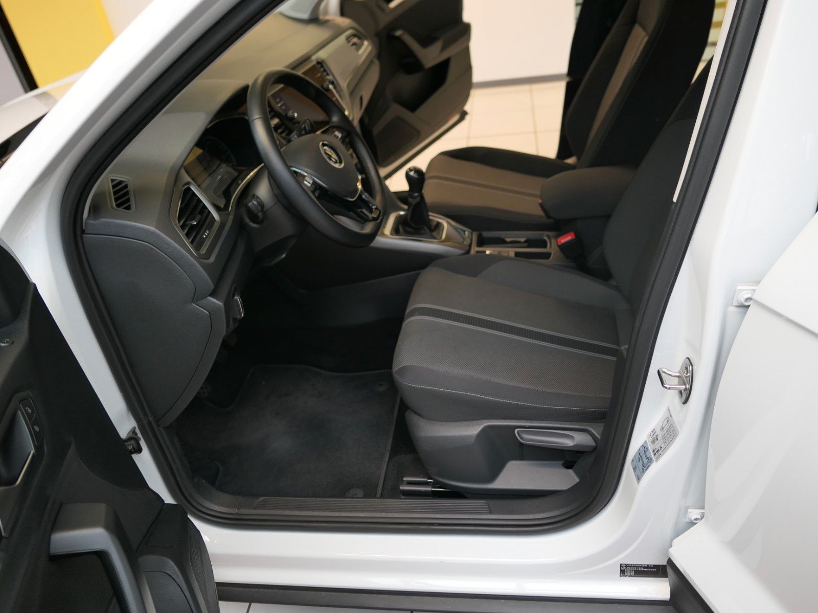 Fahrzeugabbildung Volkswagen T-Roc Style 1.5 TSI *LM*NAVI vorbr.*AppConnect*