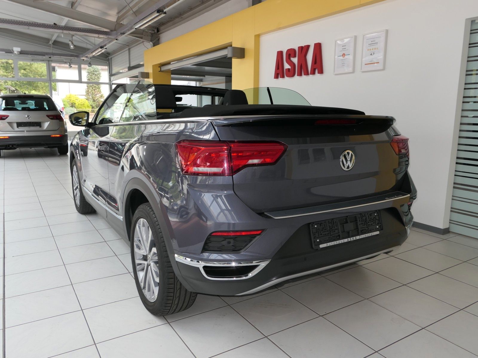 Fahrzeugabbildung Volkswagen T-Roc Cabrio Style *LM*ACC*NAVI*RFK+Ausparkass*