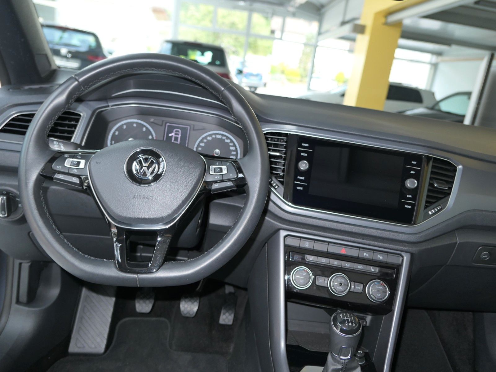 Fahrzeugabbildung Volkswagen T-Roc Cabrio Style *LM*ACC*NAVI*RFK+Ausparkass*