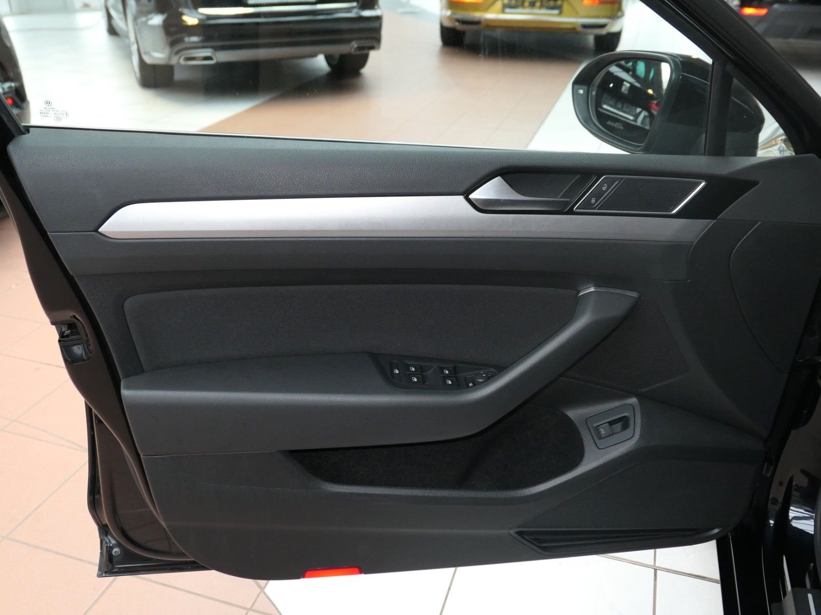 Fahrzeugabbildung Volkswagen Passat Variant TSI Comfortline DSG Automtik NAVI