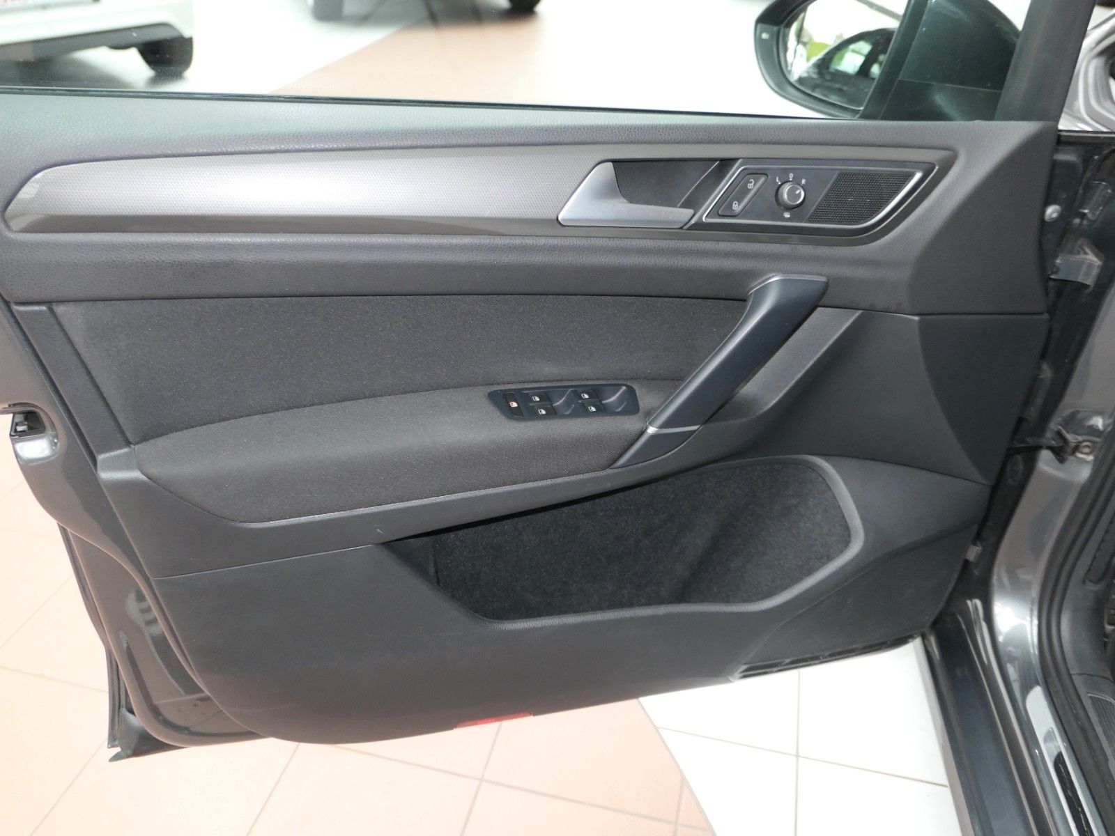 Fahrzeugabbildung Volkswagen Golf Sportsvan DSG NAVI+AppConnect LM