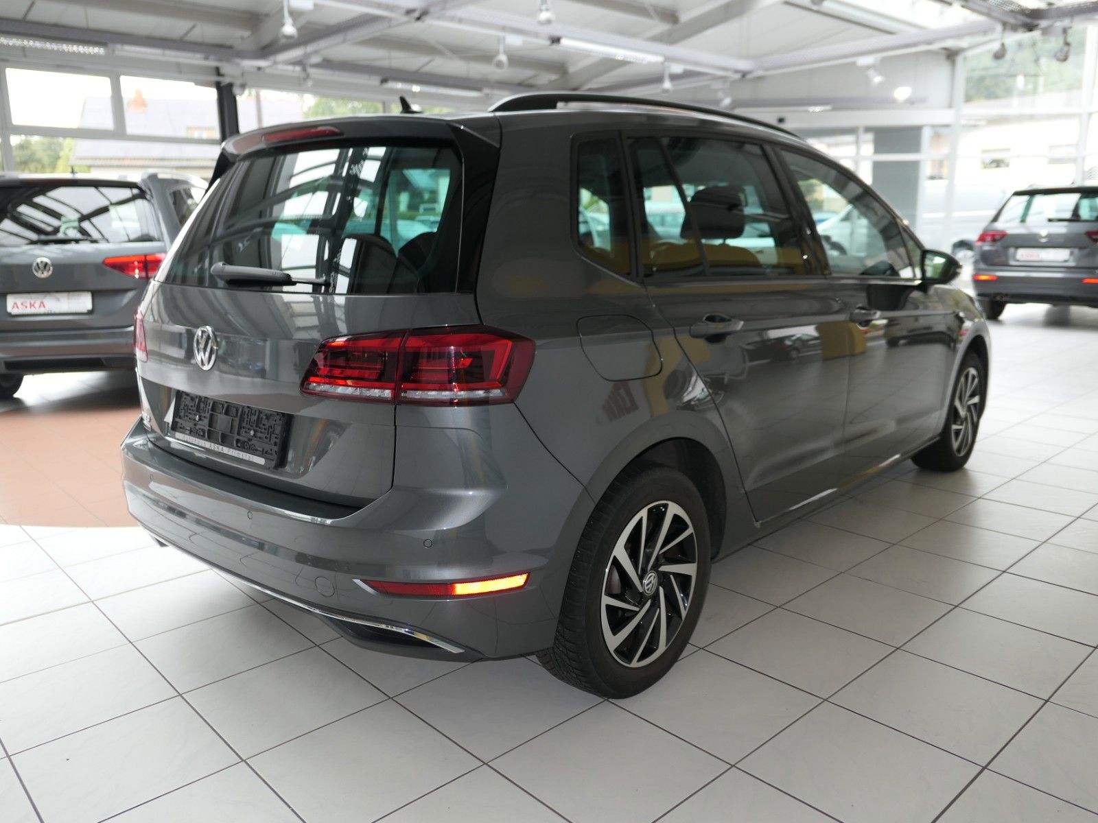 Fahrzeugabbildung Volkswagen Golf Sportsvan DSG NAVI+AppConnect LM