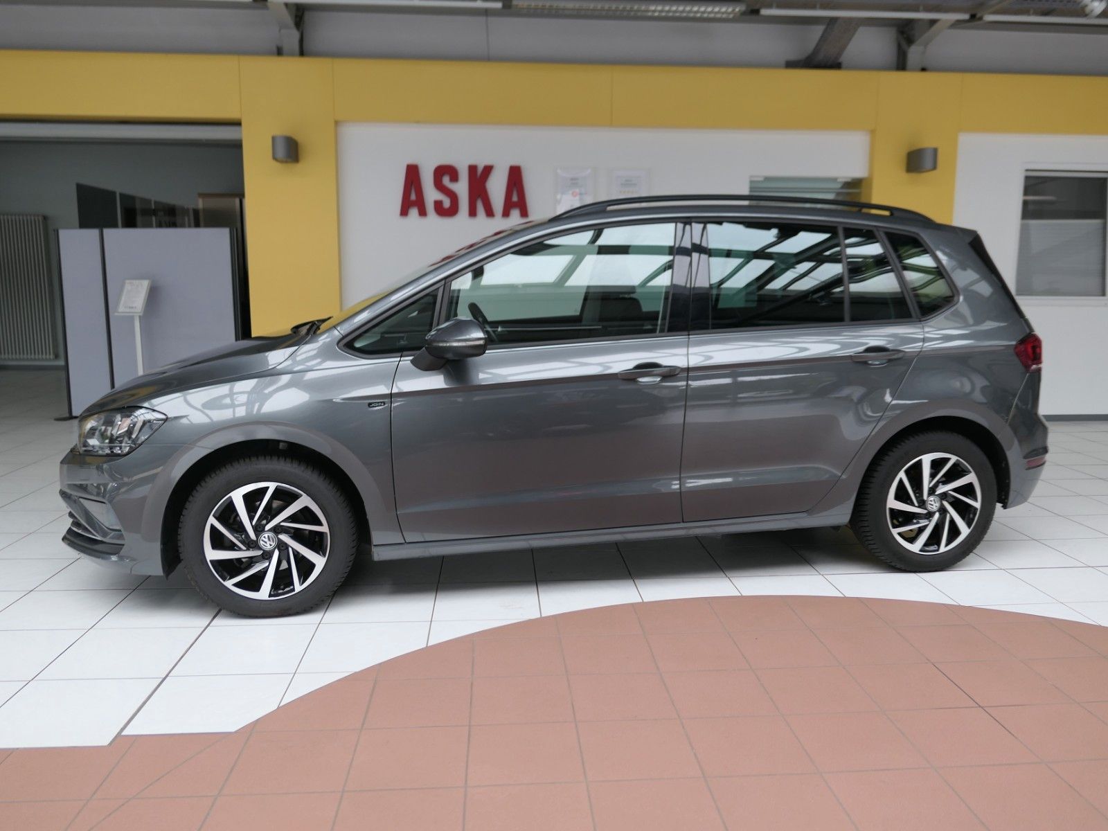 Fahrzeugabbildung Volkswagen Golf Sportsvan DSG NAVI+AppConnect LM