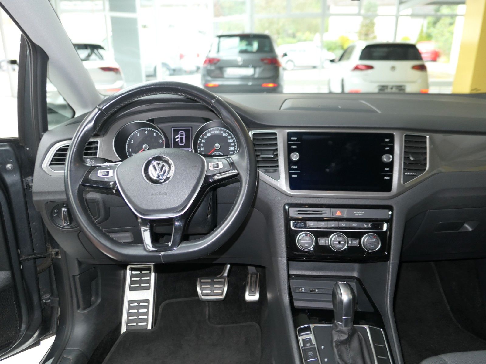 Fahrzeugabbildung Volkswagen Golf Sportsvan DSG NAVI+AppConnect LM