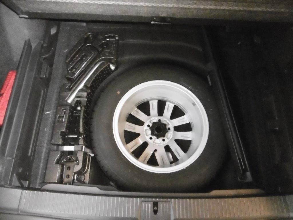 Fahrzeugabbildung Volkswagen Passat Variant 1.5 TSI  DSG NAVI LM AHK Komfort
